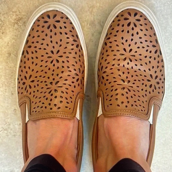 Women’s Nine West Opaque Cut Out Platform Slip on Sneakers - Picture 7 of 7